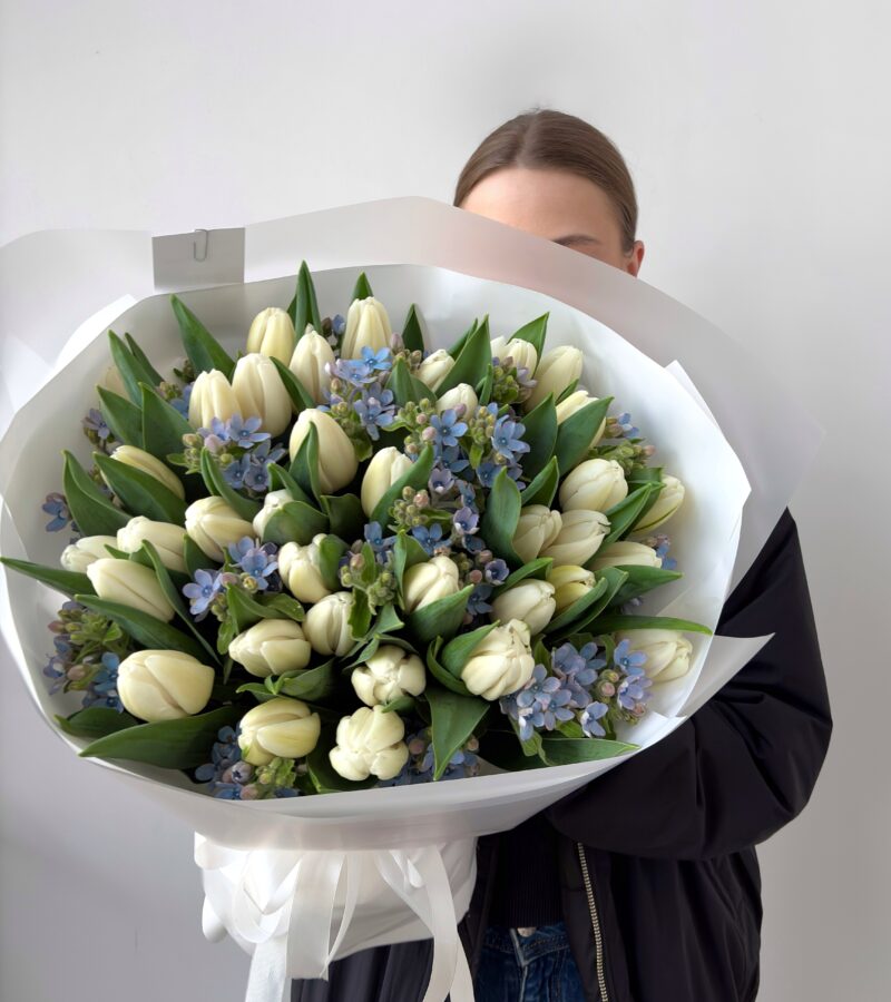 Bukiet białych tulipanów